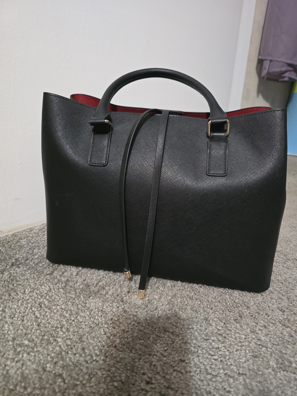 Aldo Aquafynaax Classic Black Tote Shoulder Purse with Red Interior